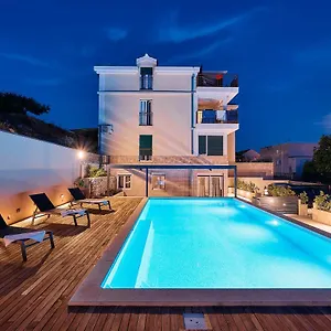 sun-spalato-hills.hotels-in-trogir.com/