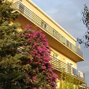 rooms-apartments-dora.hotelinzadar.com/
